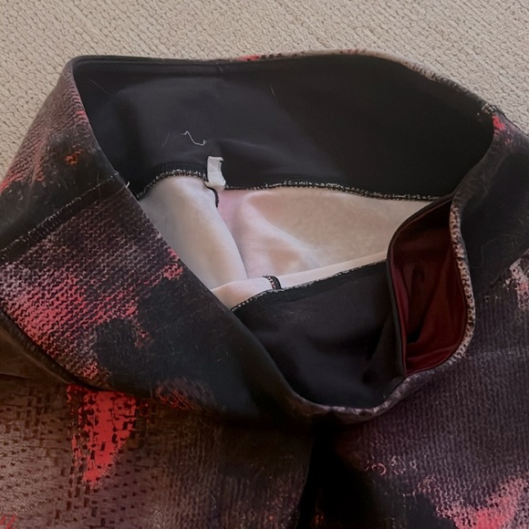 ALO Yoga Leggings - Picture 5 of 6